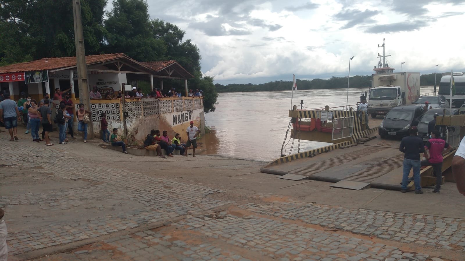 Velho Chico transborda e renova as esperanças, principalmente dos ribeirinhos