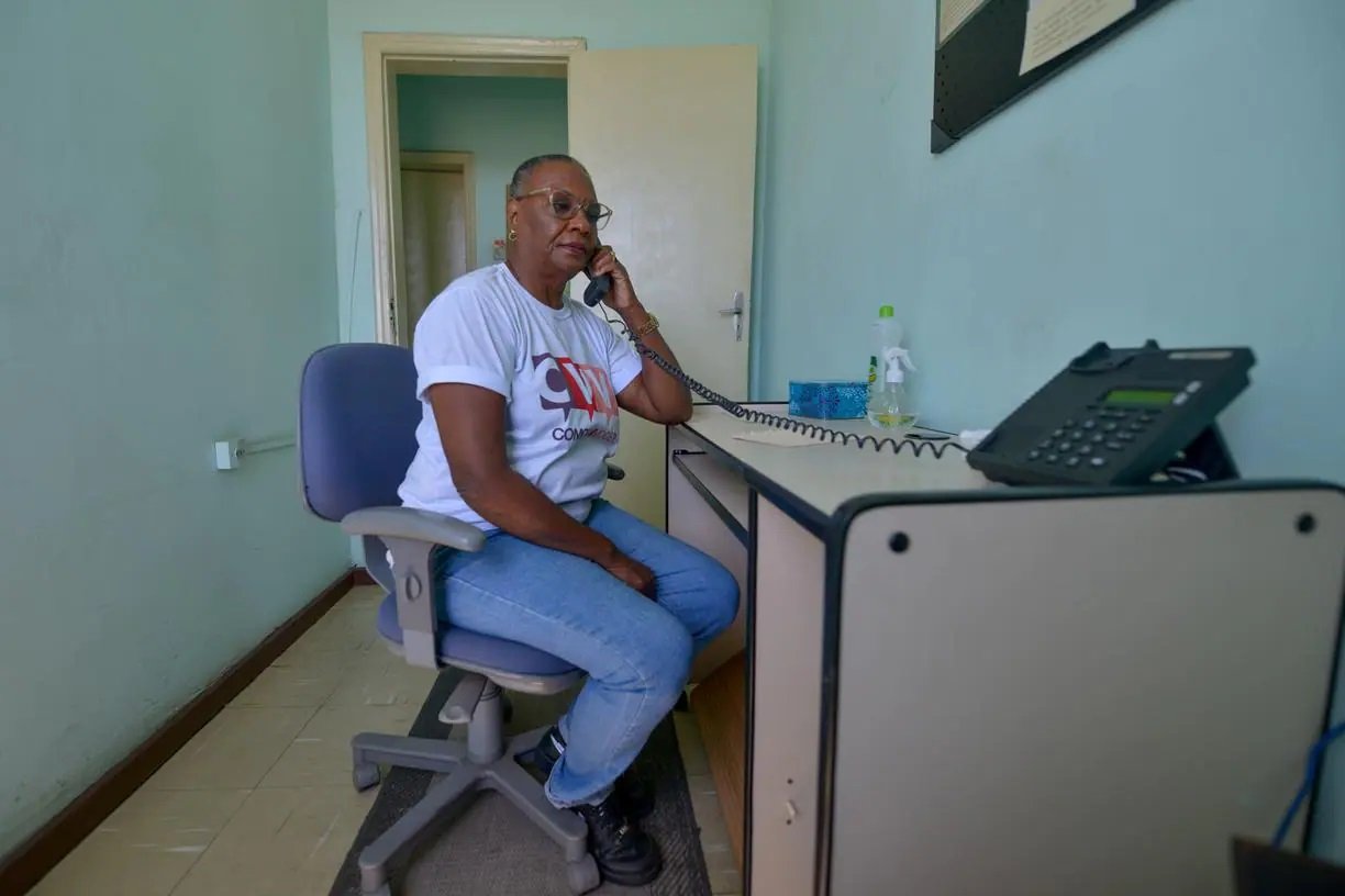 'Não adianta deixar de falar se suicídio é uma situação que está aí', ressalta Norma, voluntária do CVV — Foto: Fred Magno/O TEMPO