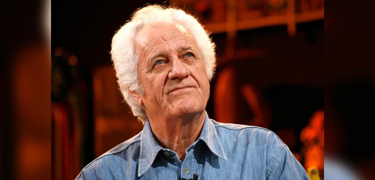 Ator e cantor Rolando Boldrin morre aos 86 anos em SP