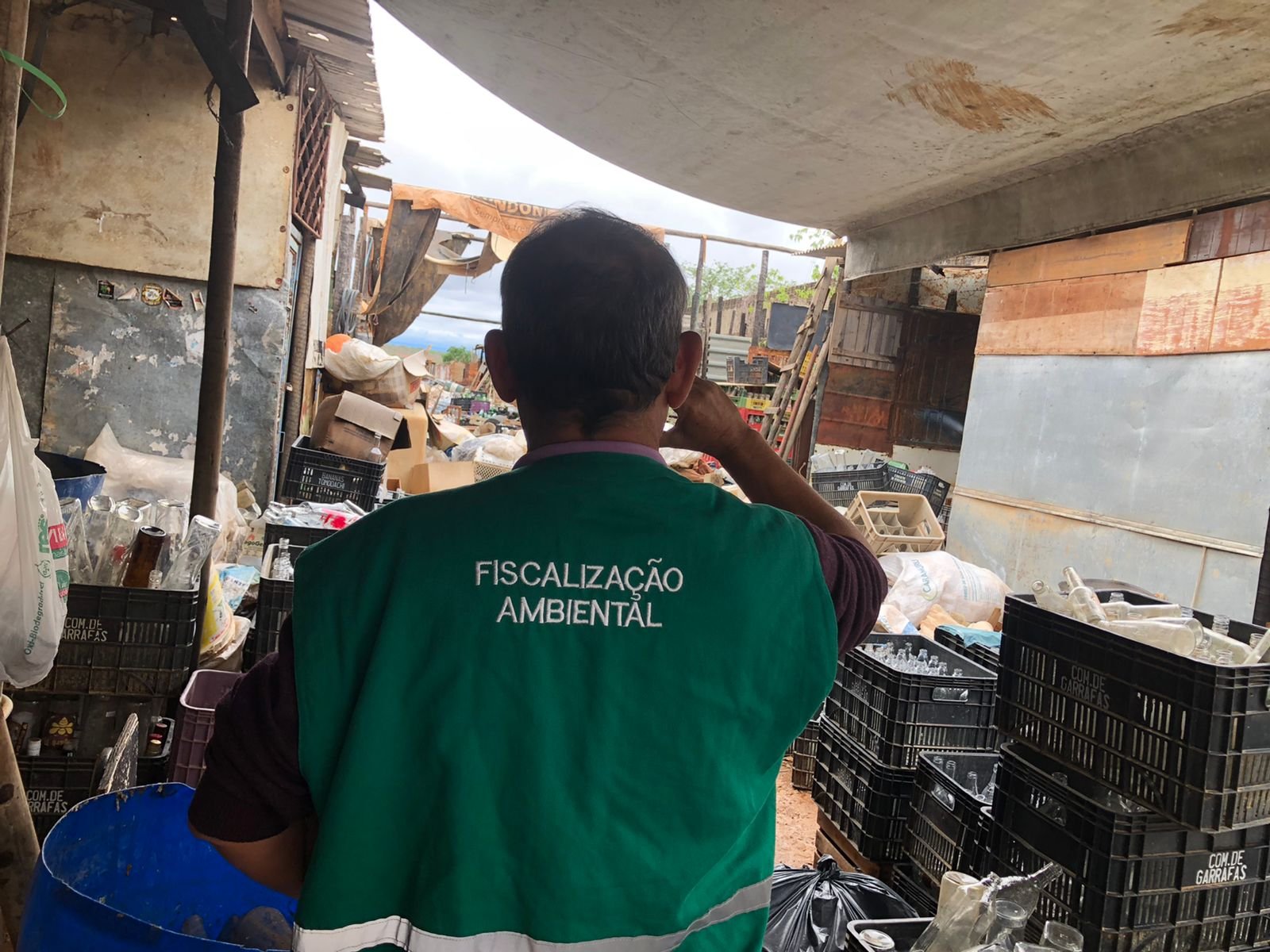 Descarte irregular de garrafas de vidro é notificado pela Prefeitura de Montes Claros
