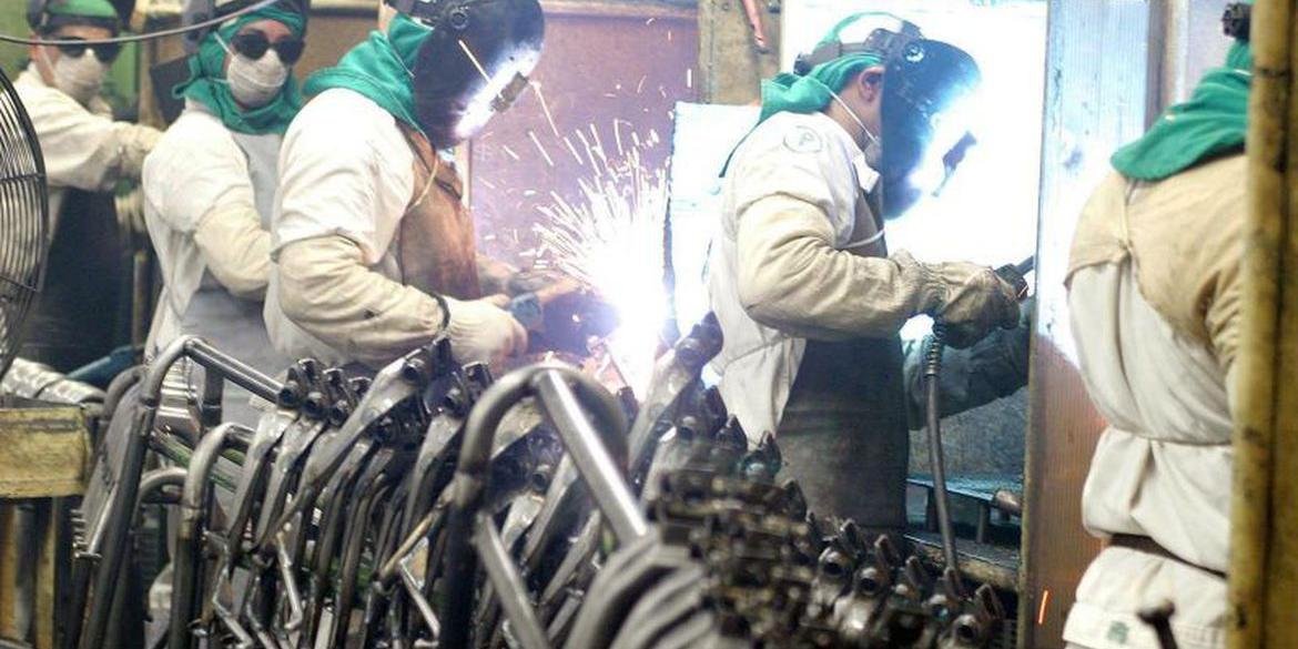 CAGED – Brasil gera 159 mil empregos formais em outubro