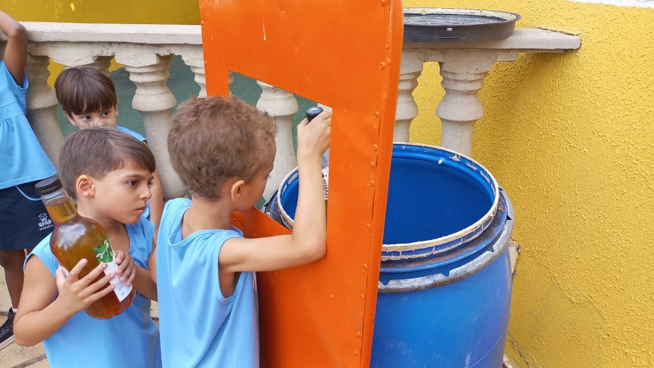 Amigo do Planeta – troca óleo de cozinha por pães em Montes Claros