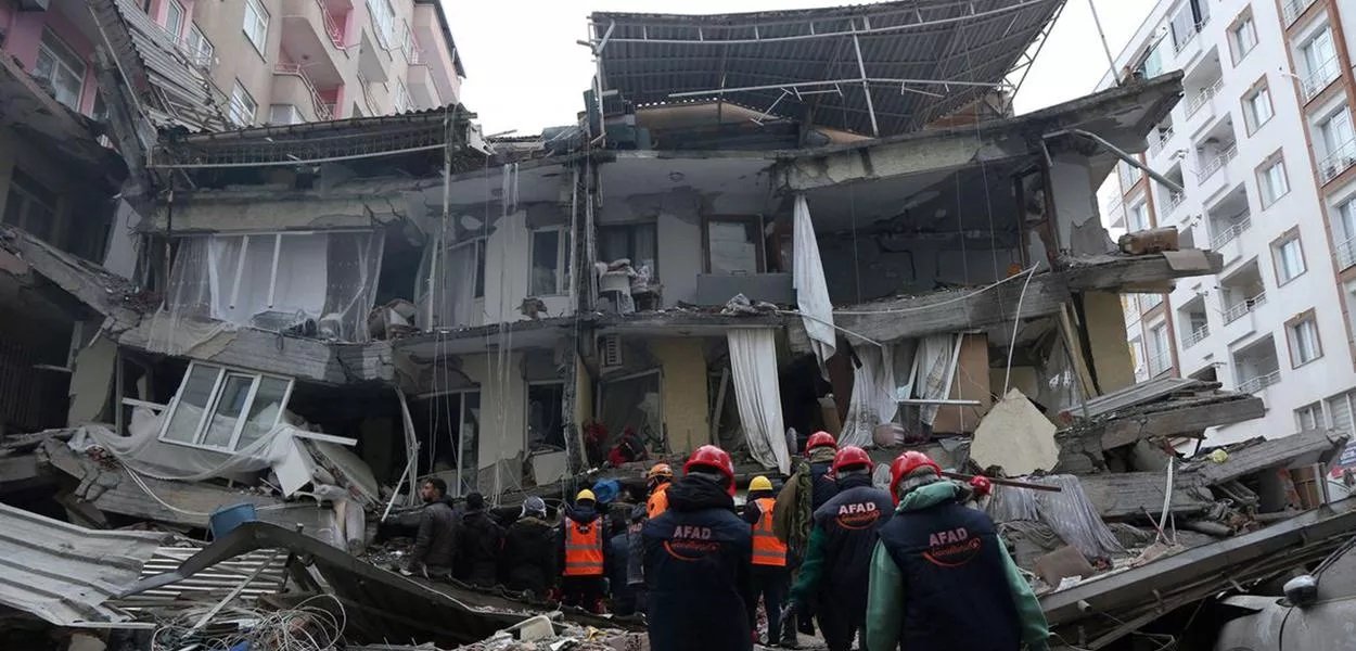 Número de mortos em terremoto na Turquia e na Síria passa de 11 mil
