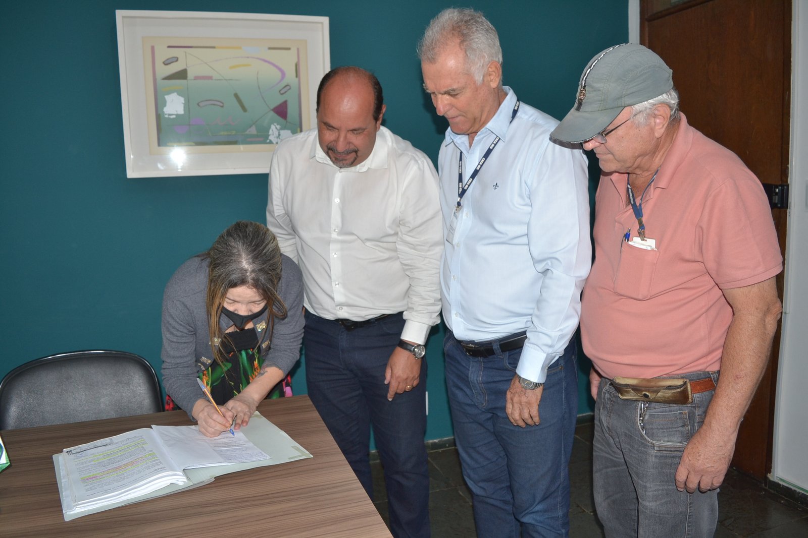 Montes Claros entrega primeira regularização fundiária do REURB