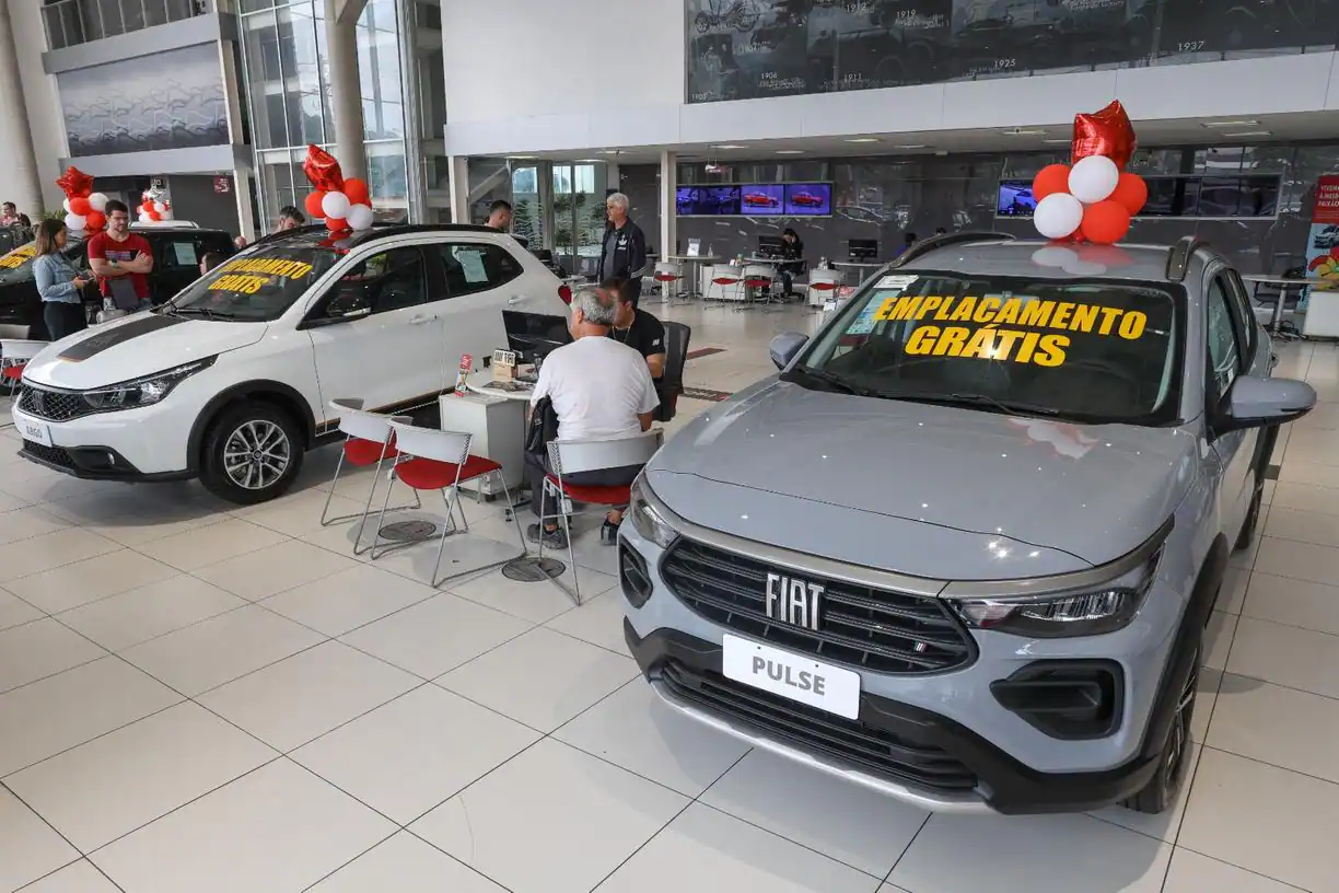 Venda de carros novos cresce 7,4% em junho com redução de preços