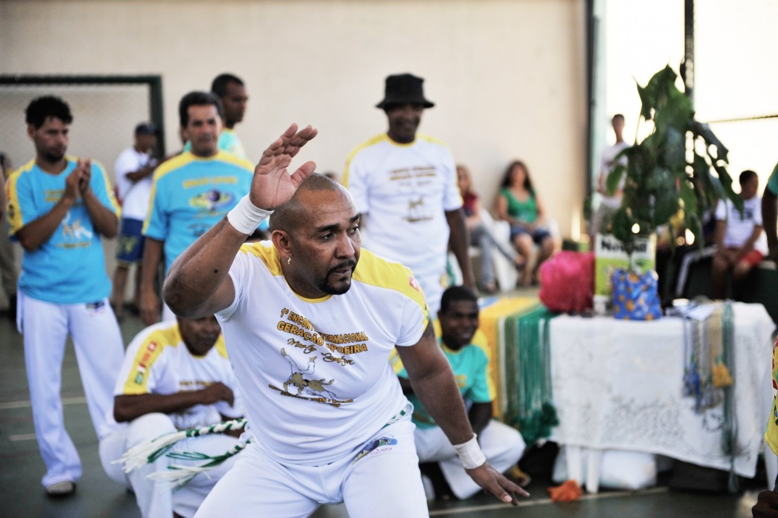 Mestre lagartixa – A capoeira montes-clarense no velho mundo – Por João Figueiredo