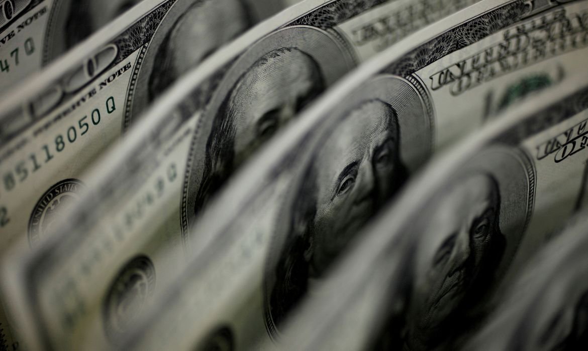 Rússia e China deixam dólar de lado em negociações