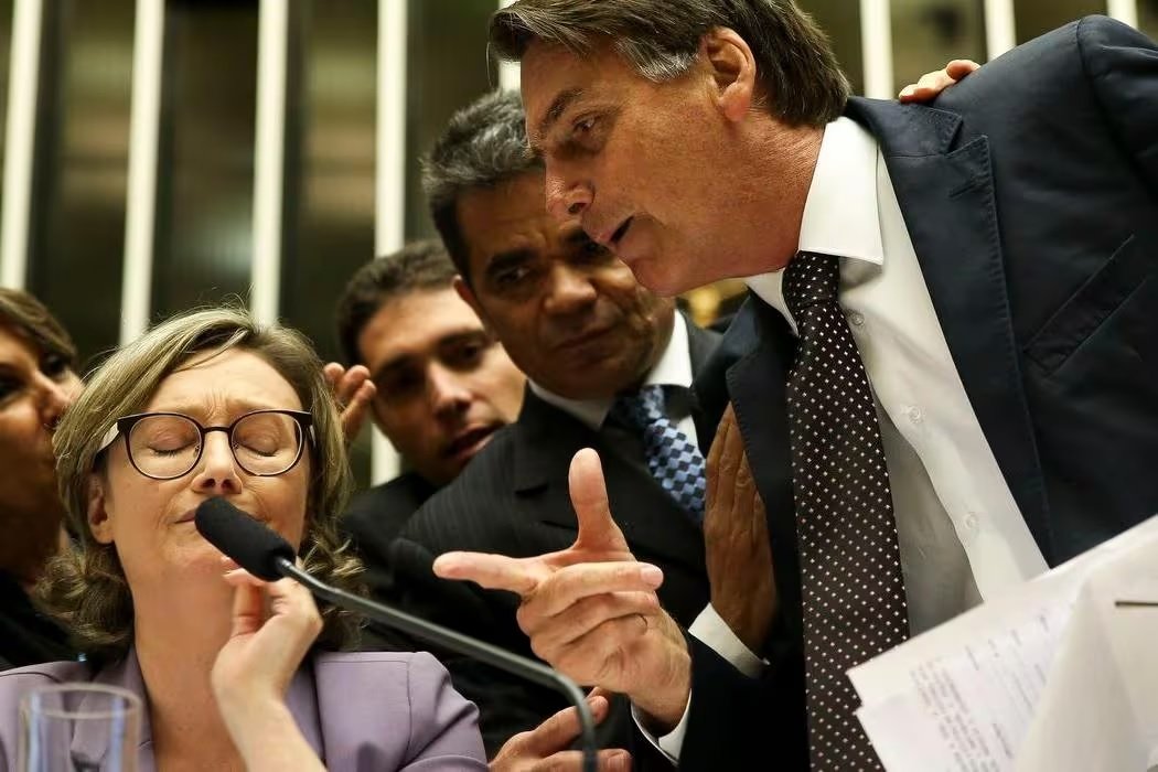 Justiça aponta prescrição e arquiva ação de Maria do Rosário contra Bolsonaro