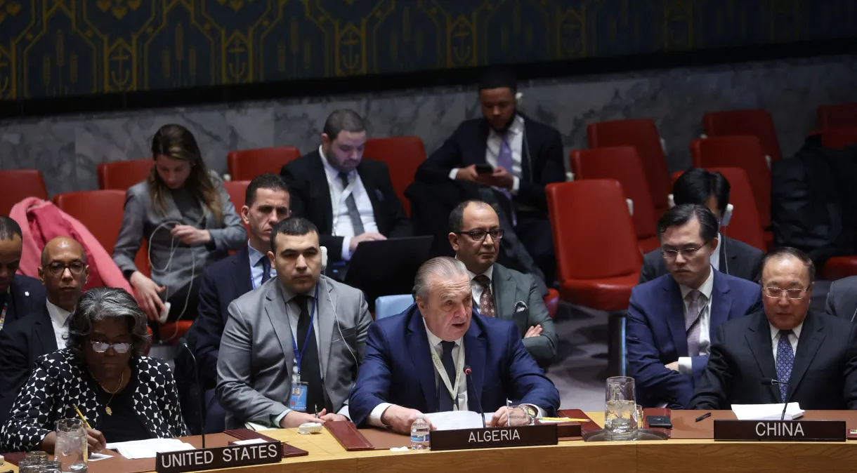 Embaixador da Argélia na ONU fala antes de votação no Conselho de Segurança, em NY, EUA. Foto: Mike Segar/Reuters