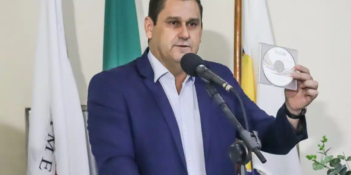 O prefeito de Pirapora e sua putaria 