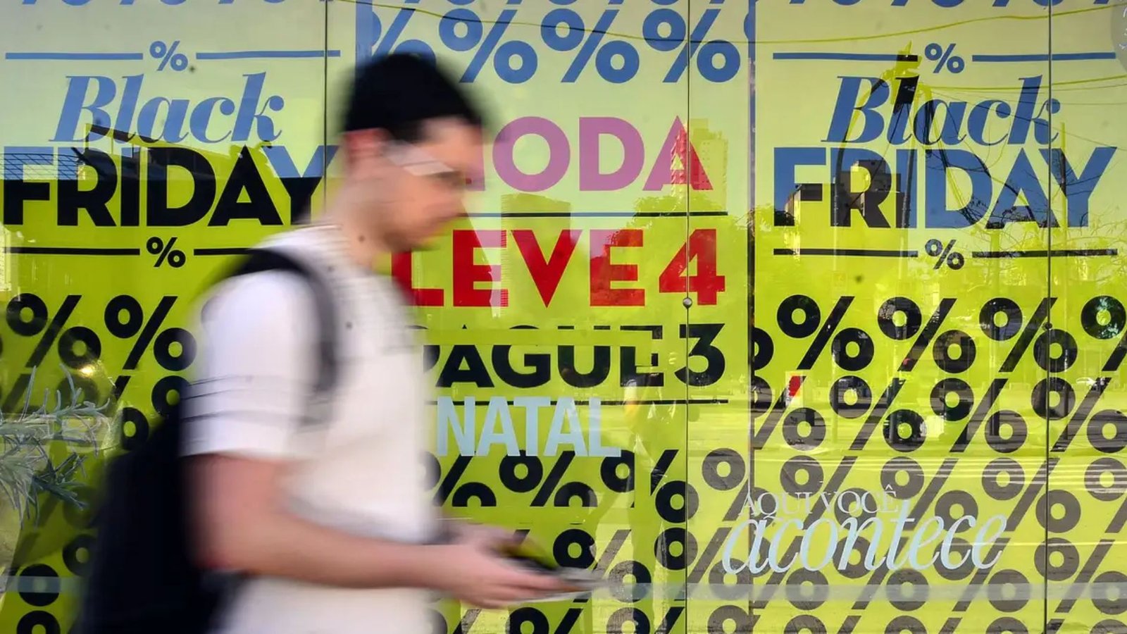 Comerciantes sobem preços antes para oferecer ilusão de desconto na Black Friday