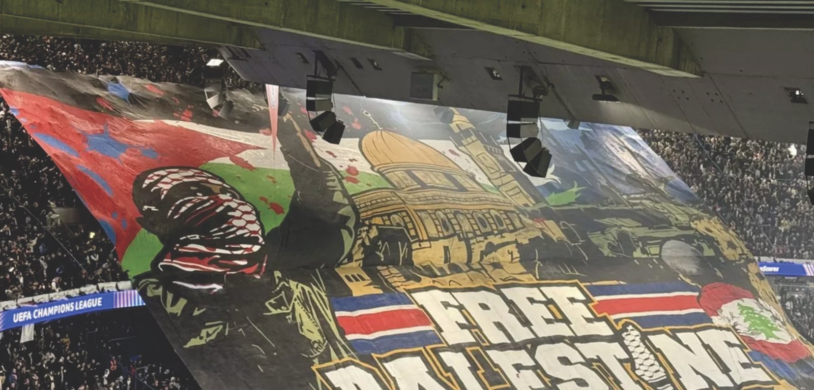 Bandeira Palestina Livre na final da Liga dos Campeões (Foto: Reprodução X)