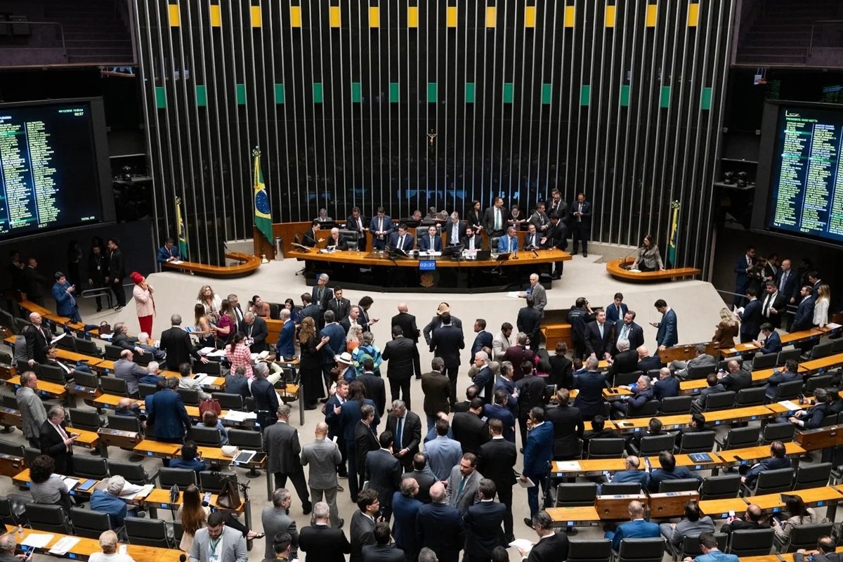 Veja como fica a bancada de Minas Gerais na Câmara dos Deputados a partir de 2027