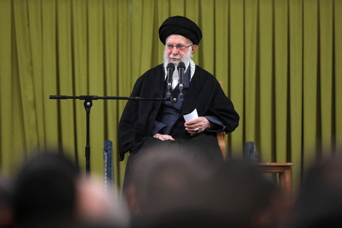 Líder supremo do Irã, aiatolá Ali Khamenei é morto por ataque dos EUA e de Israel