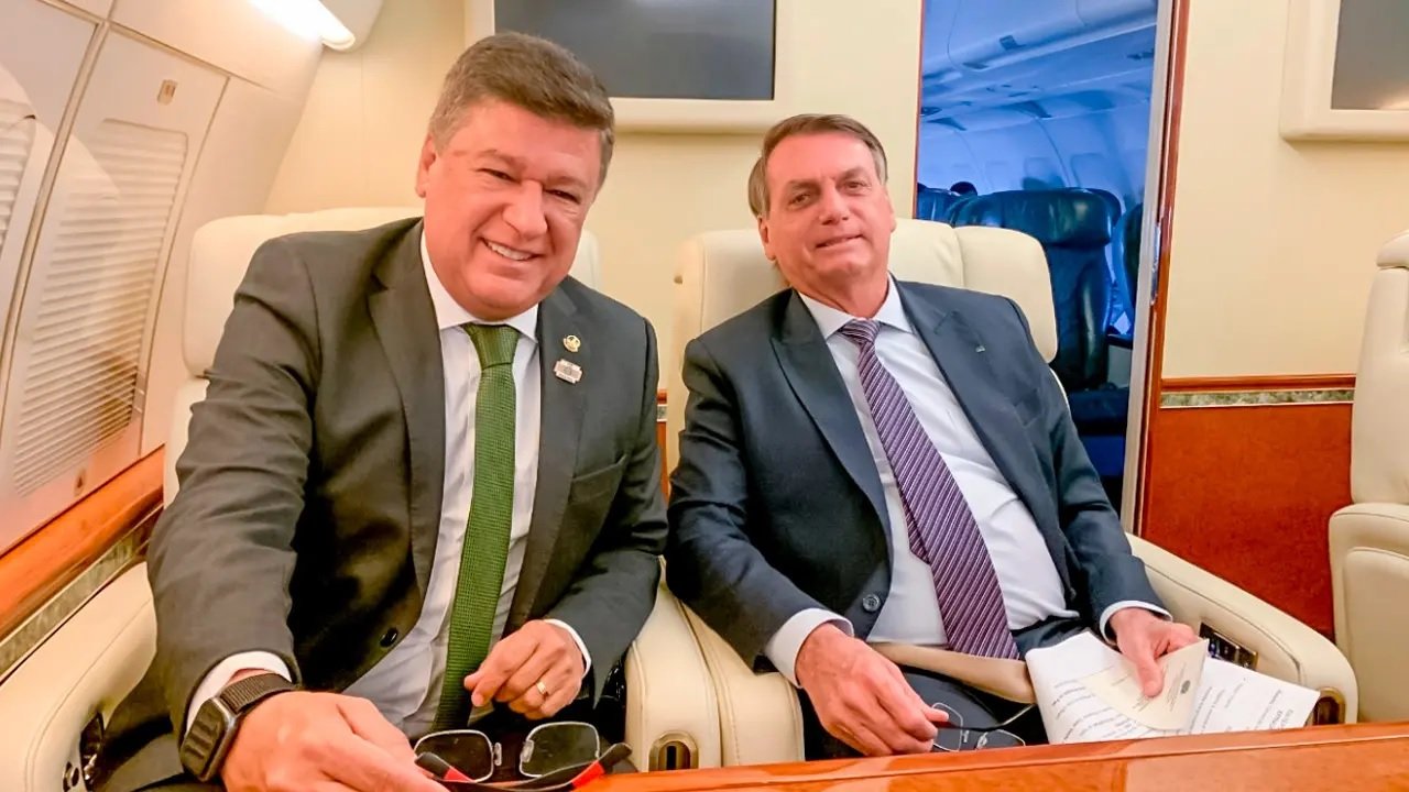 Dino manda Carlos Viana explicar envio de R$ 3,6 milhões à Lagoinha