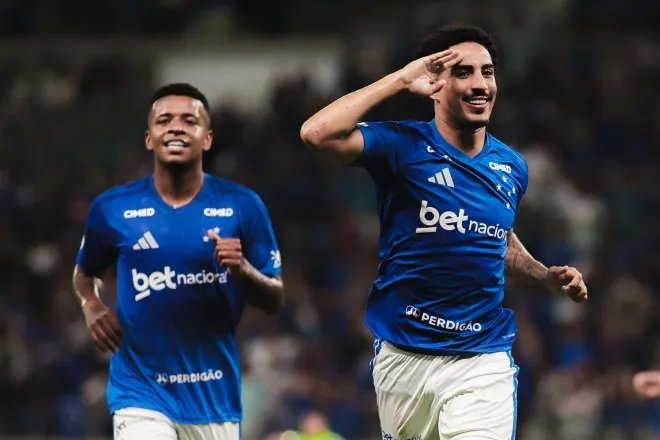 Junto da torcida, Cruzeiro vence o Vitória na estreia de Artur Jorge