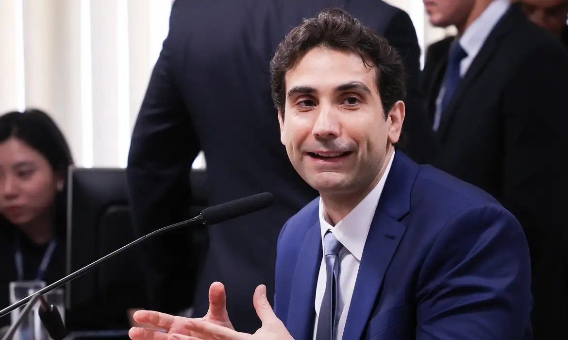 Orientação era investigar qualquer um, “sem pirotecnia, diz Galípolo