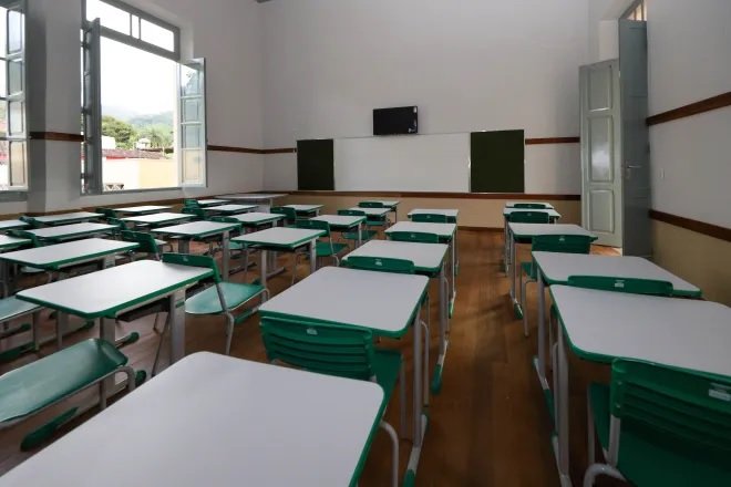 Evasão escolar no ensino médio cai 43% com Pé-de-Meia