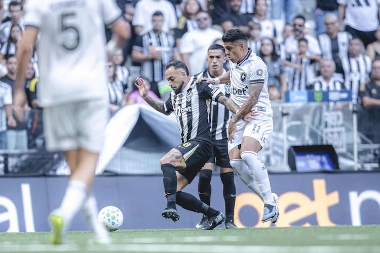 Atlético-MG vacila no final e cede empate ao Botafogo nos acréscimos