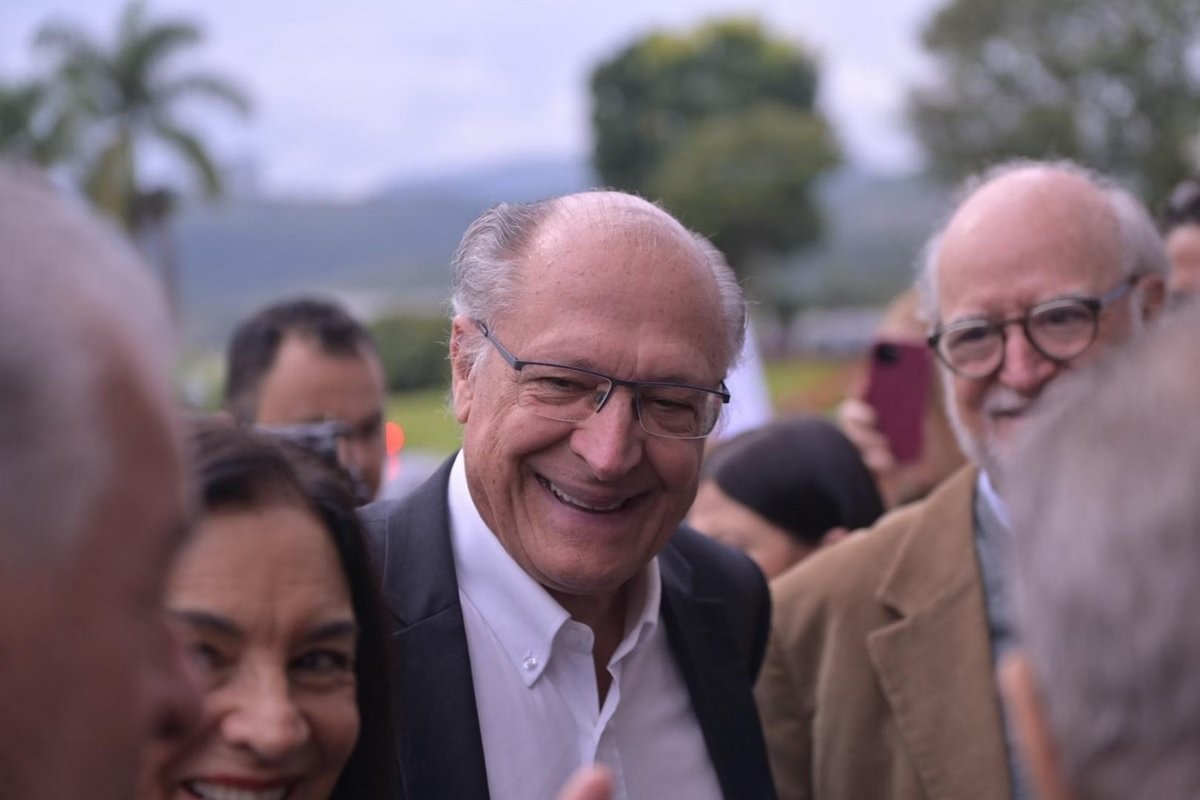 Alckmin diz estar ‘otimista’ e ‘animado’ para ‘boas alianças’ do PSB em Minas
