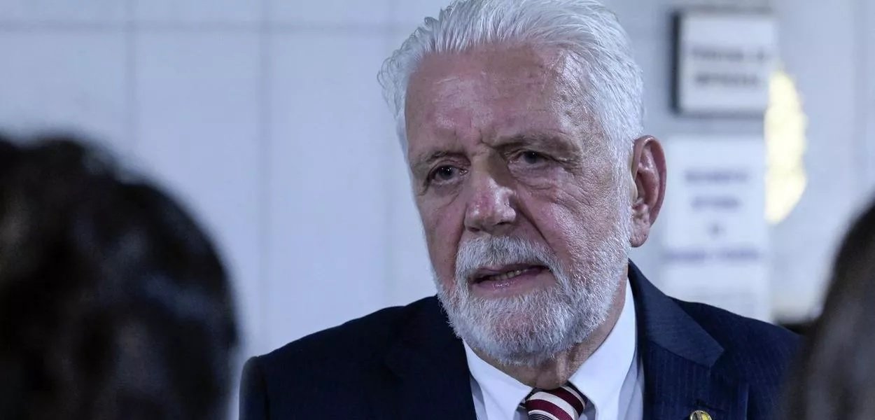 Líder do governo Lula no Senado é alvo da PF na 9ª fase da Operação Compliance Zero
