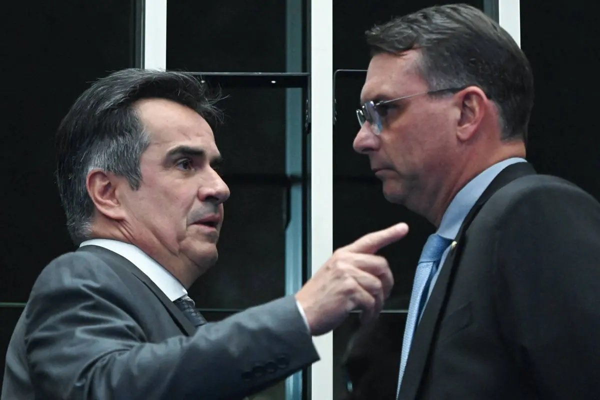 PP e União Brasil abandonam Flávio Bolsonaro e escancaram isolamento na corrida presidencial