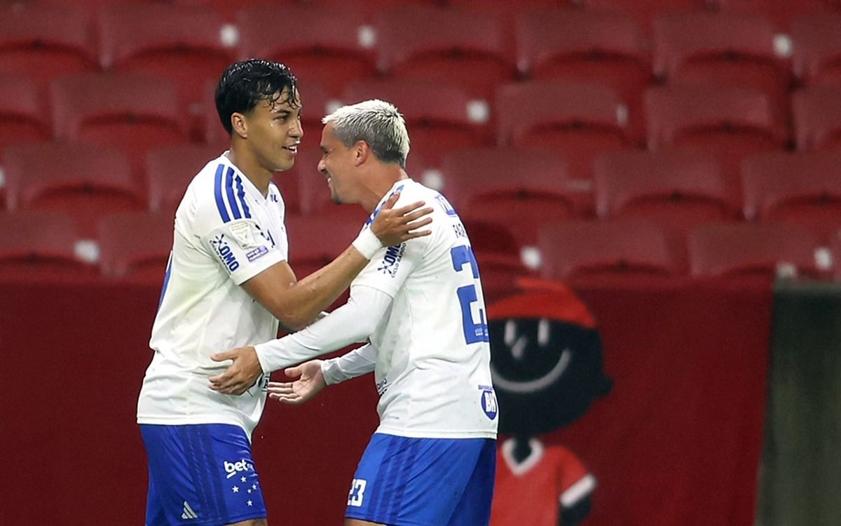 Kaio Jorge e Matheus Pereira decidem, e Cruzeiro vence o Internacional na retomada do Brasileirão