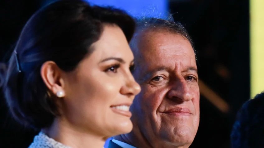 “Michelle não quer participar da campanha de Flávio Bolsonaro”, diz Valdemar