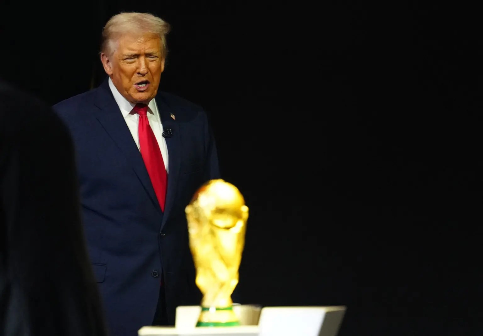 Trump admite interferência na Fifa e detona árbitro brasileiro: “Suspeito”