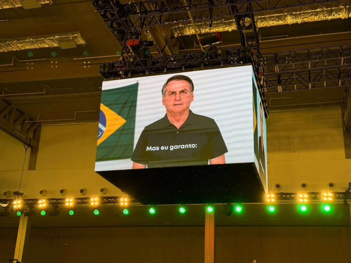 Peça de IA com Bolsonaro pode derrubar candidatura de Flávio