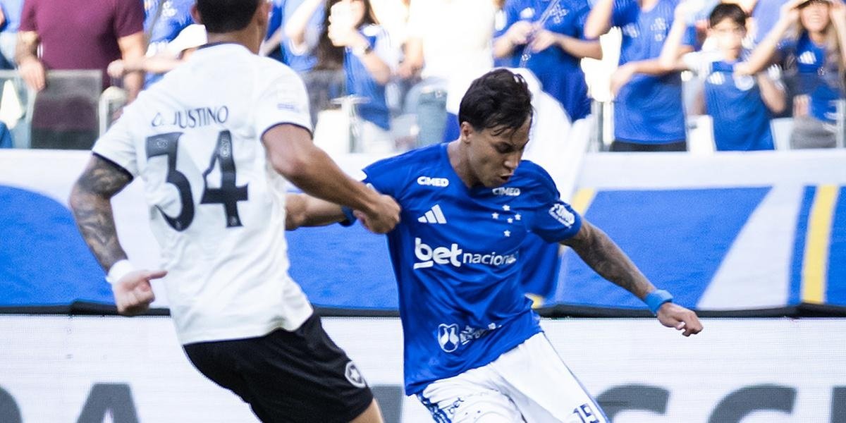 Desfalques pesam, Cruzeiro desperdiça chances e perde para o Botafogo no Mineirão