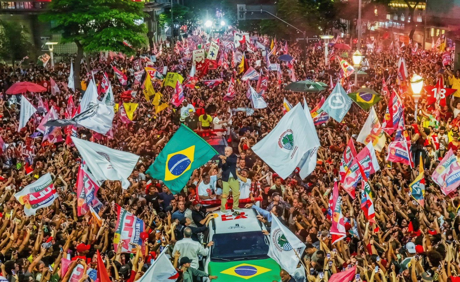 Virada: Lula tira vantagem de Flávio, empata no Datafolha e esquenta a reta final